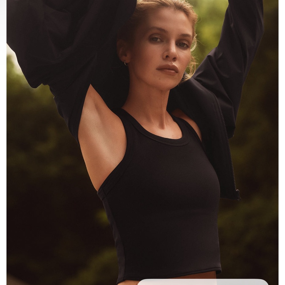 ALO Yoga Black Goddess Ribbed Go To Tank NWT